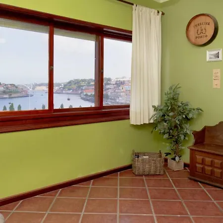 Near To Port Wine Cellars Апартаменты *