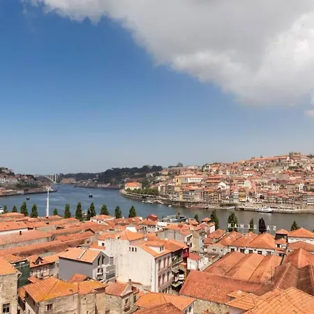 Апартаменты Near To Port Wine Cellars *